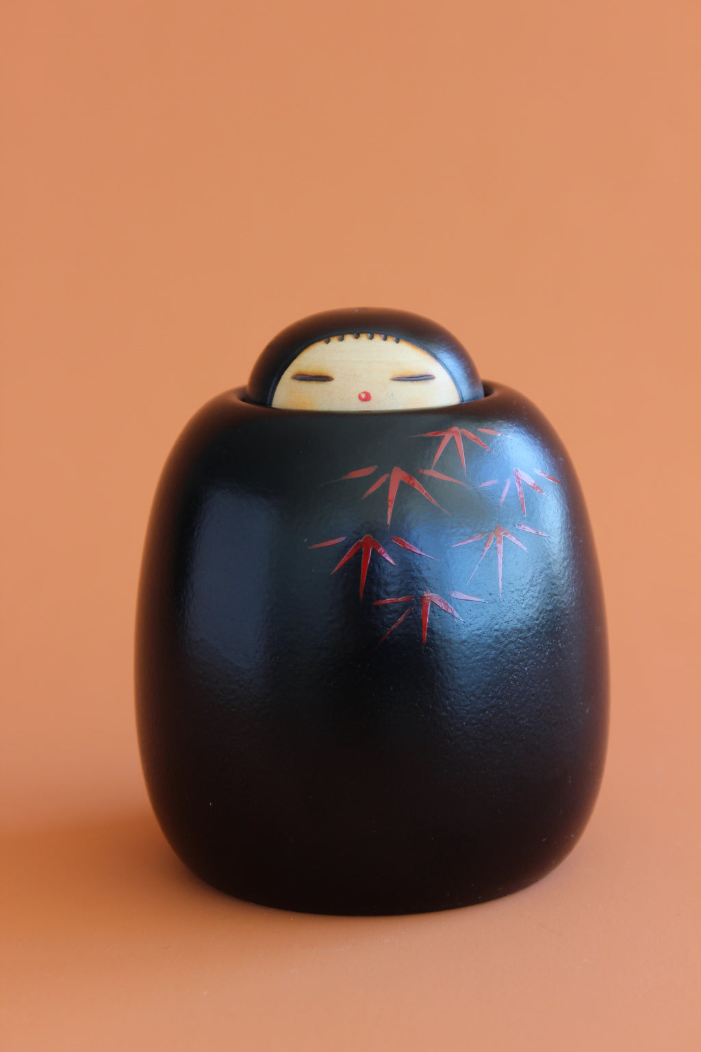 Meoto (Couple) Black and Red Sōsaku Kokeshi Pair by Toa Sekiguchi