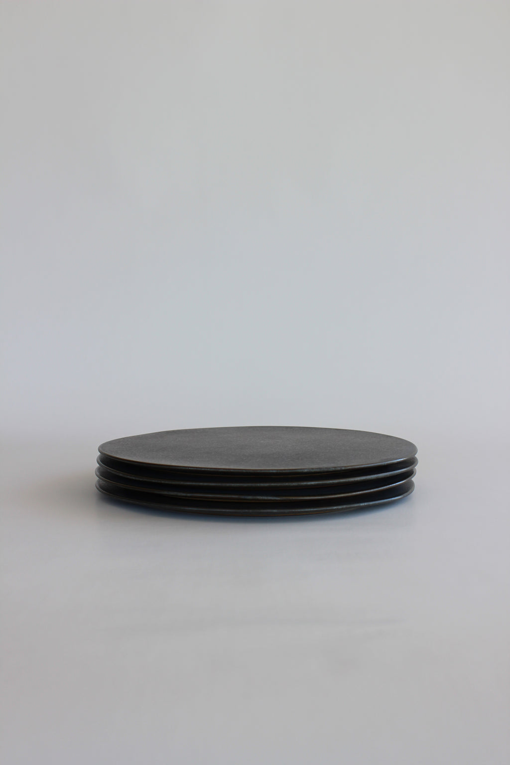 Tōetsu-gama Shō Collection Black Crystalline Glaze 27cm Rimmed Round Plate