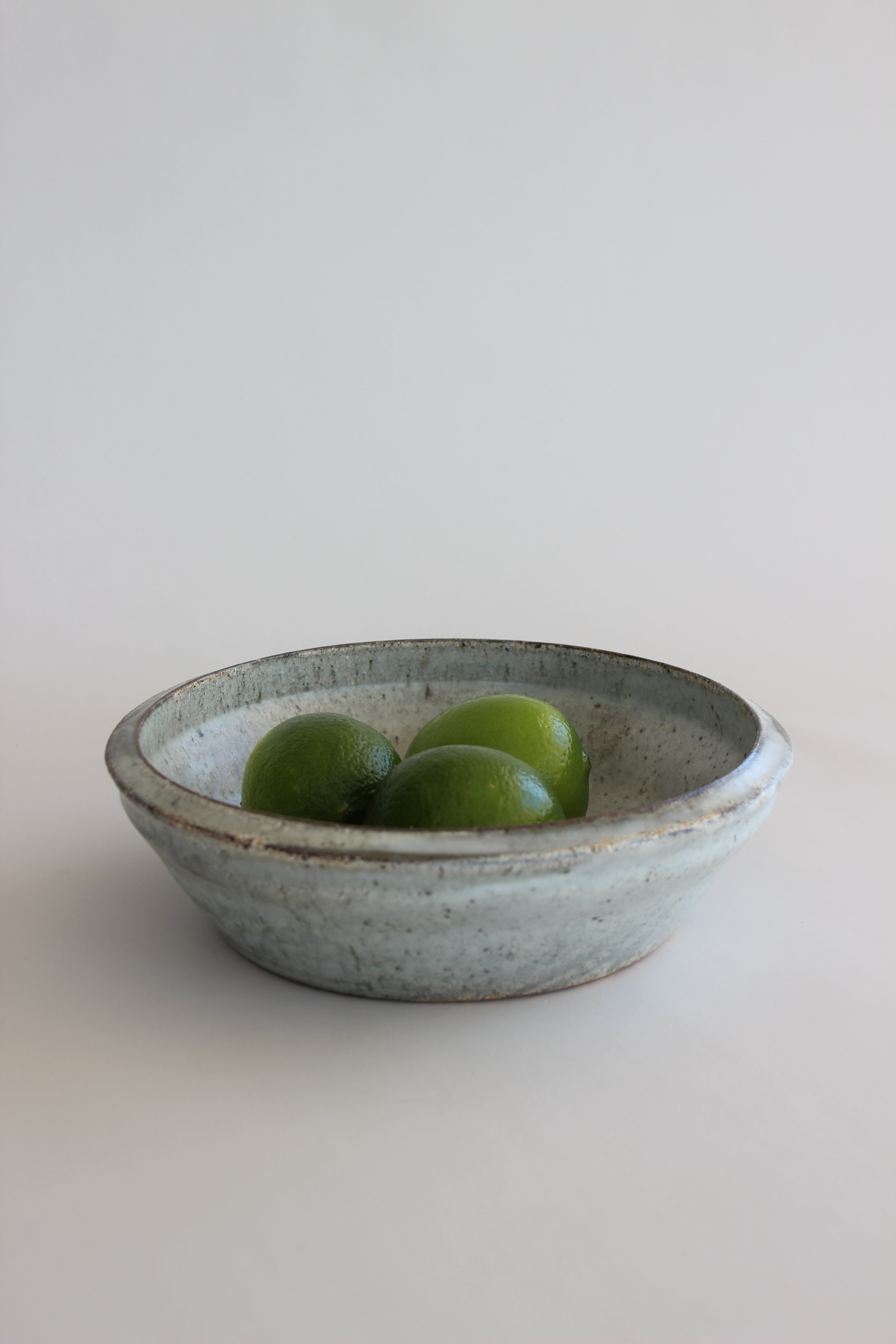Tai Ono Chikei Series Shiroao Ash-Glazed Serving Bowl