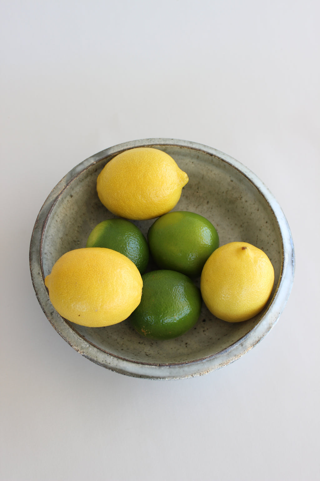 Tai Ono Chikei Series Shiroao Ash-Glazed Serving Bowl