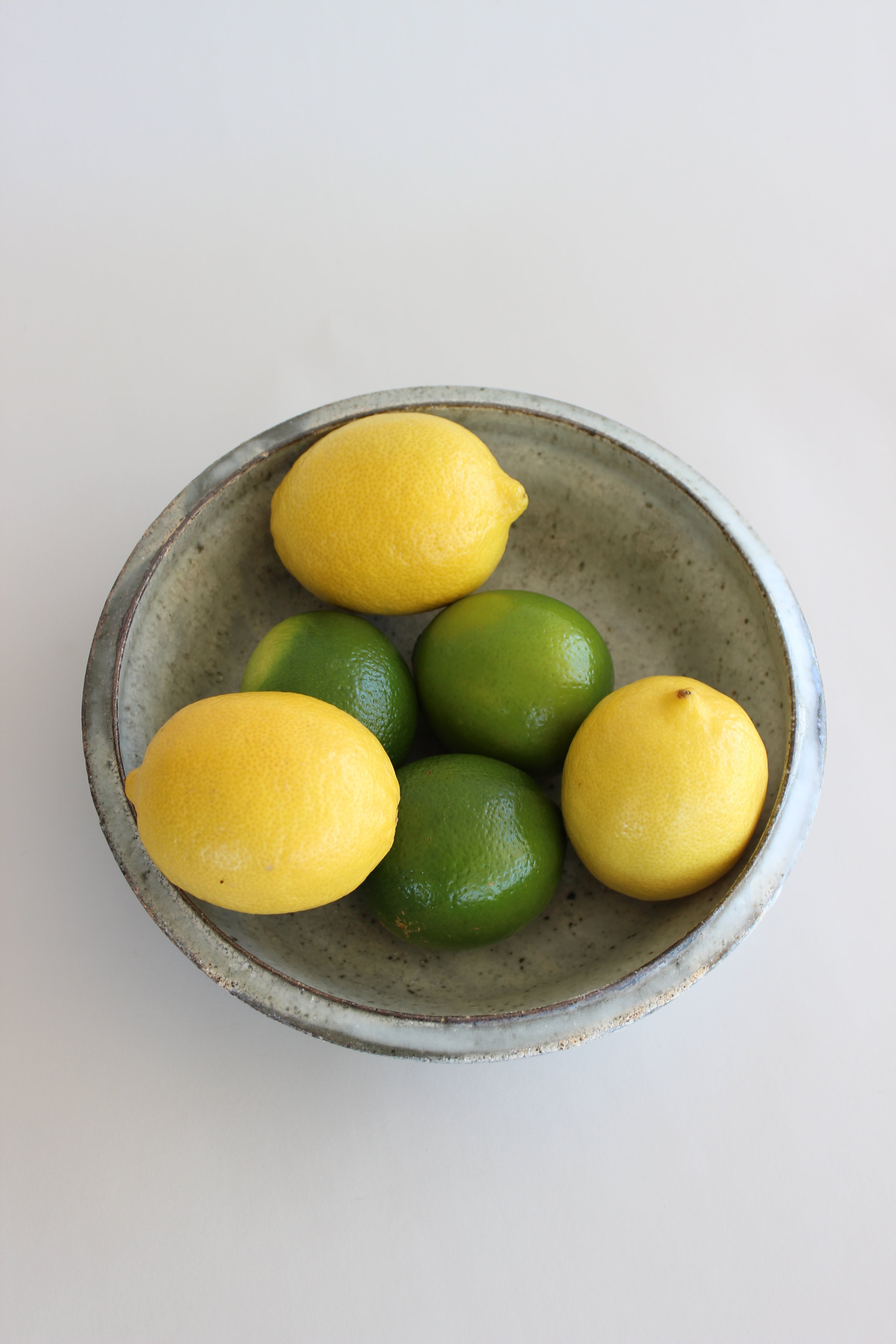Tai Ono Chikei Series Shiroao Ash-Glazed Serving Bowl