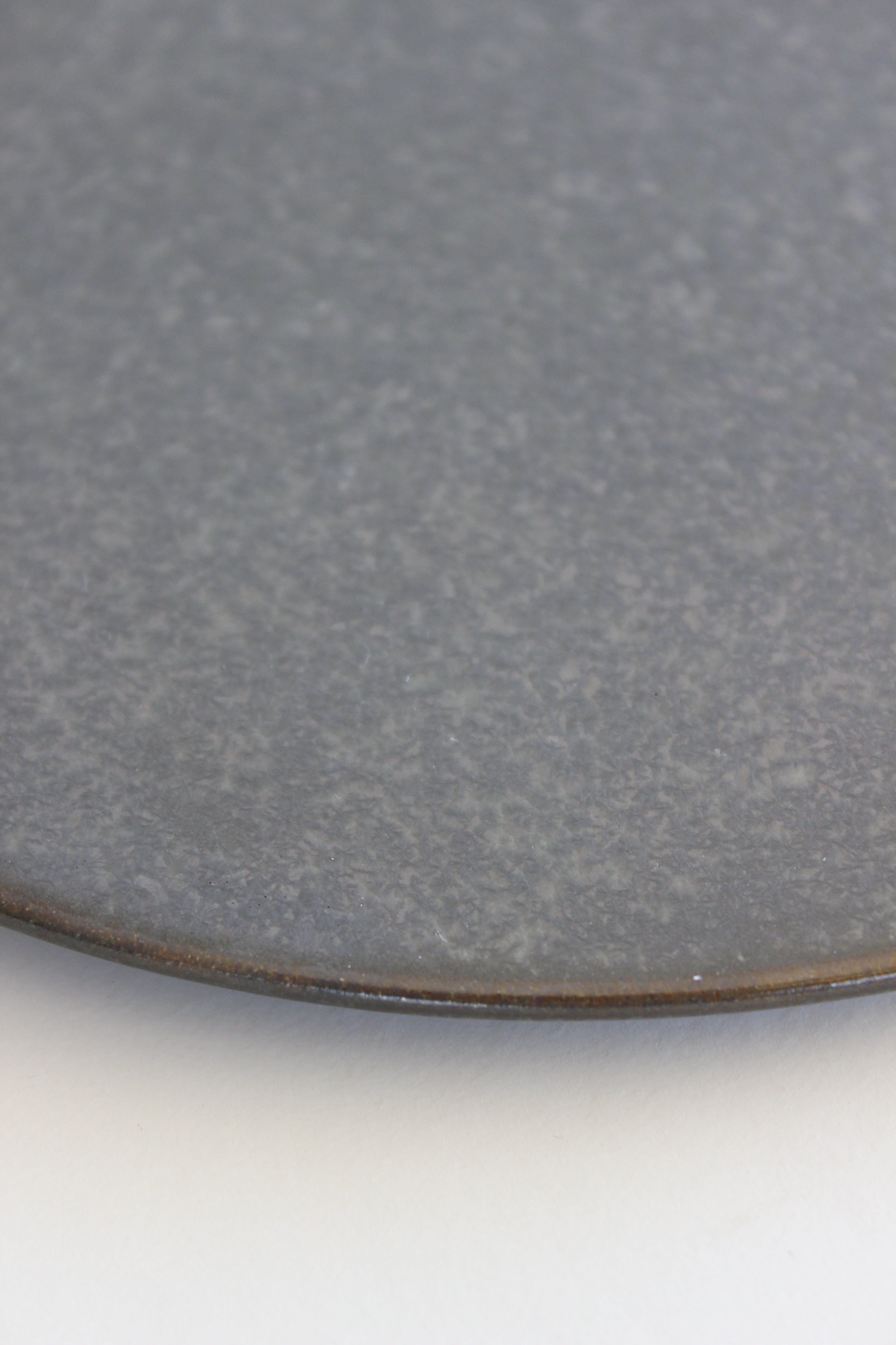 Tōetsu-gama Shō Collection Black Crystalline Glaze 23cm Rimmed Round Plate