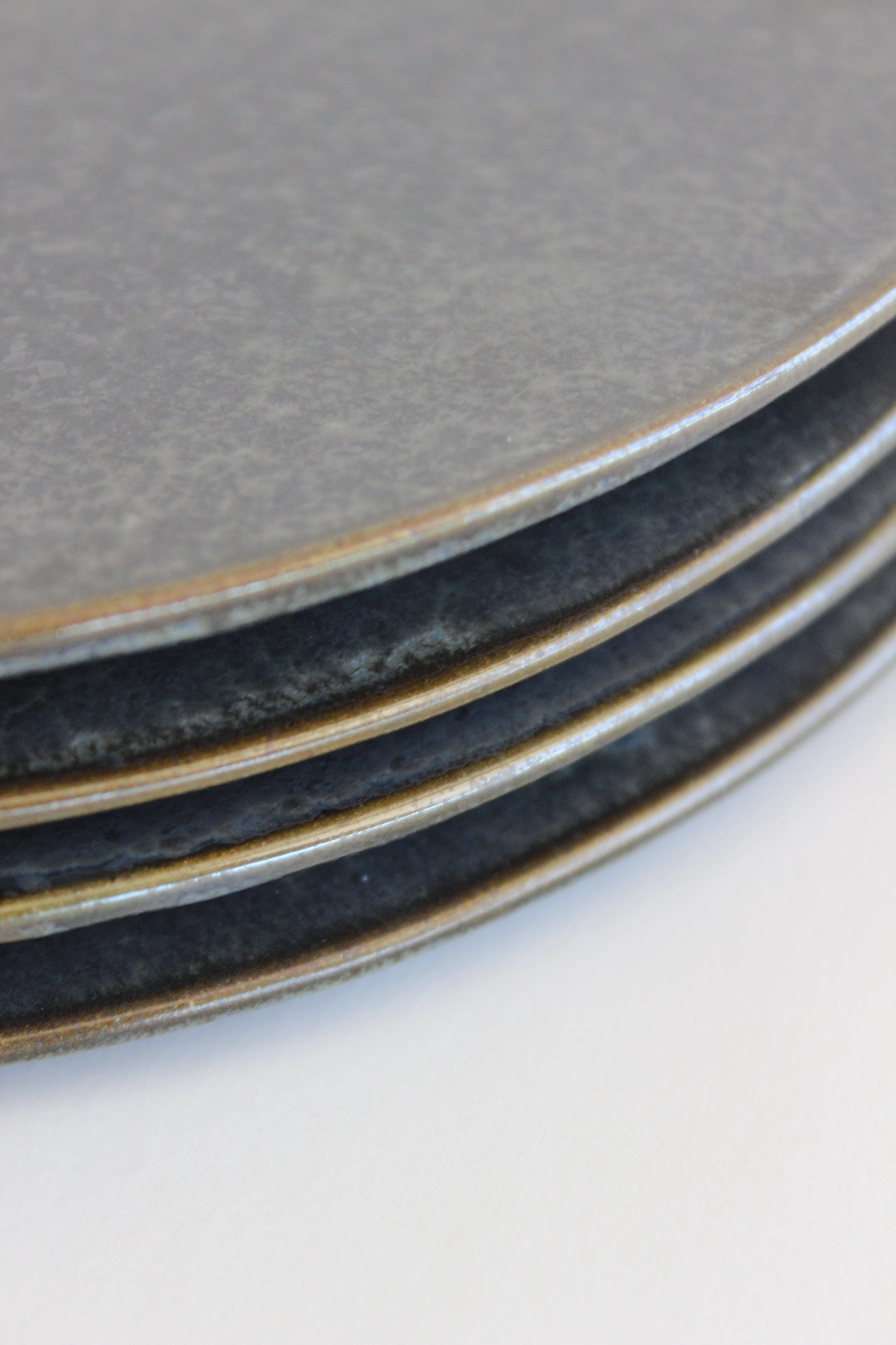 Tōetsu-gama Shō Collection Black Crystalline Glaze 27cm Rimmed Round Plate