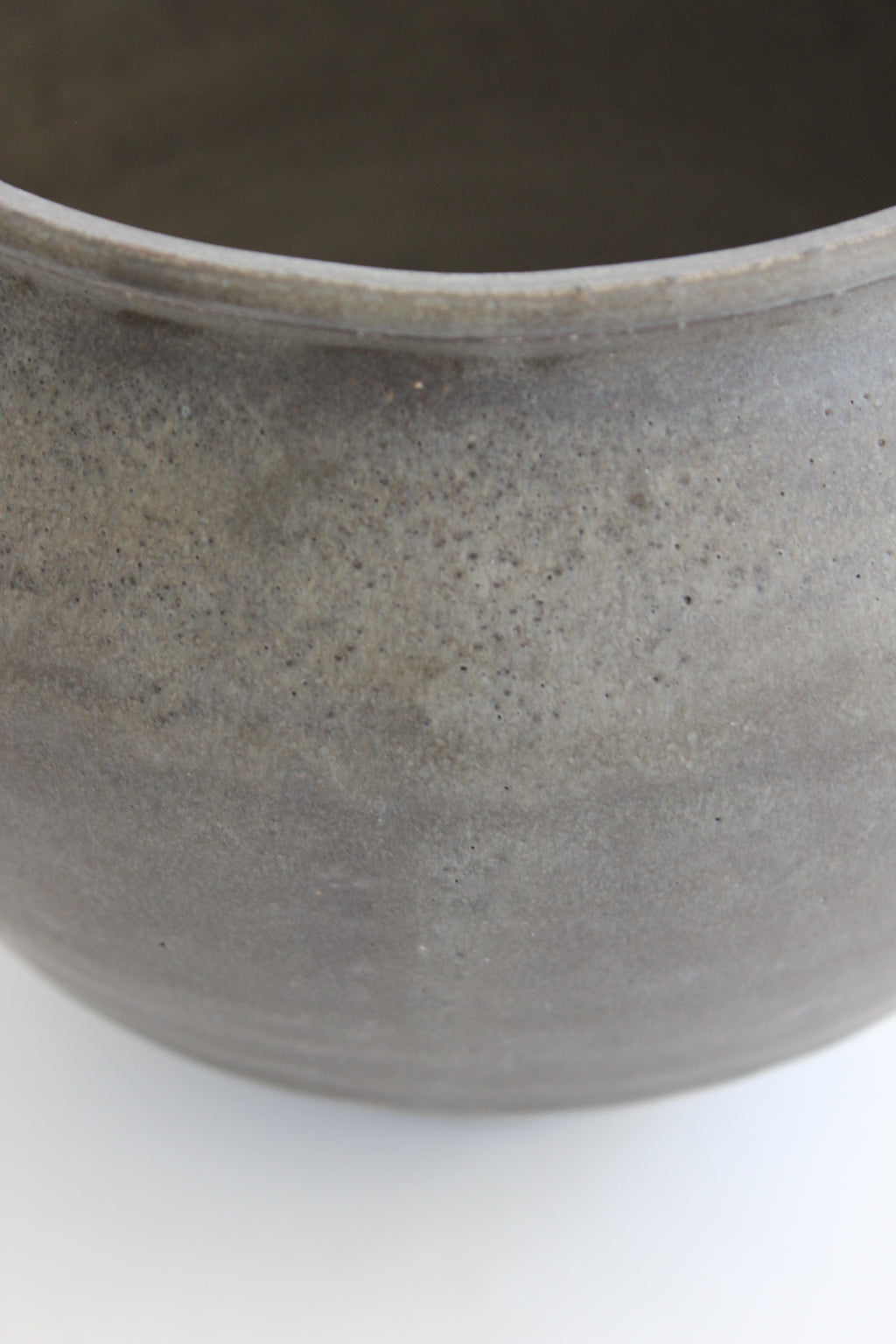 Tai Ono Chikei Series Kurotsuchi Vase