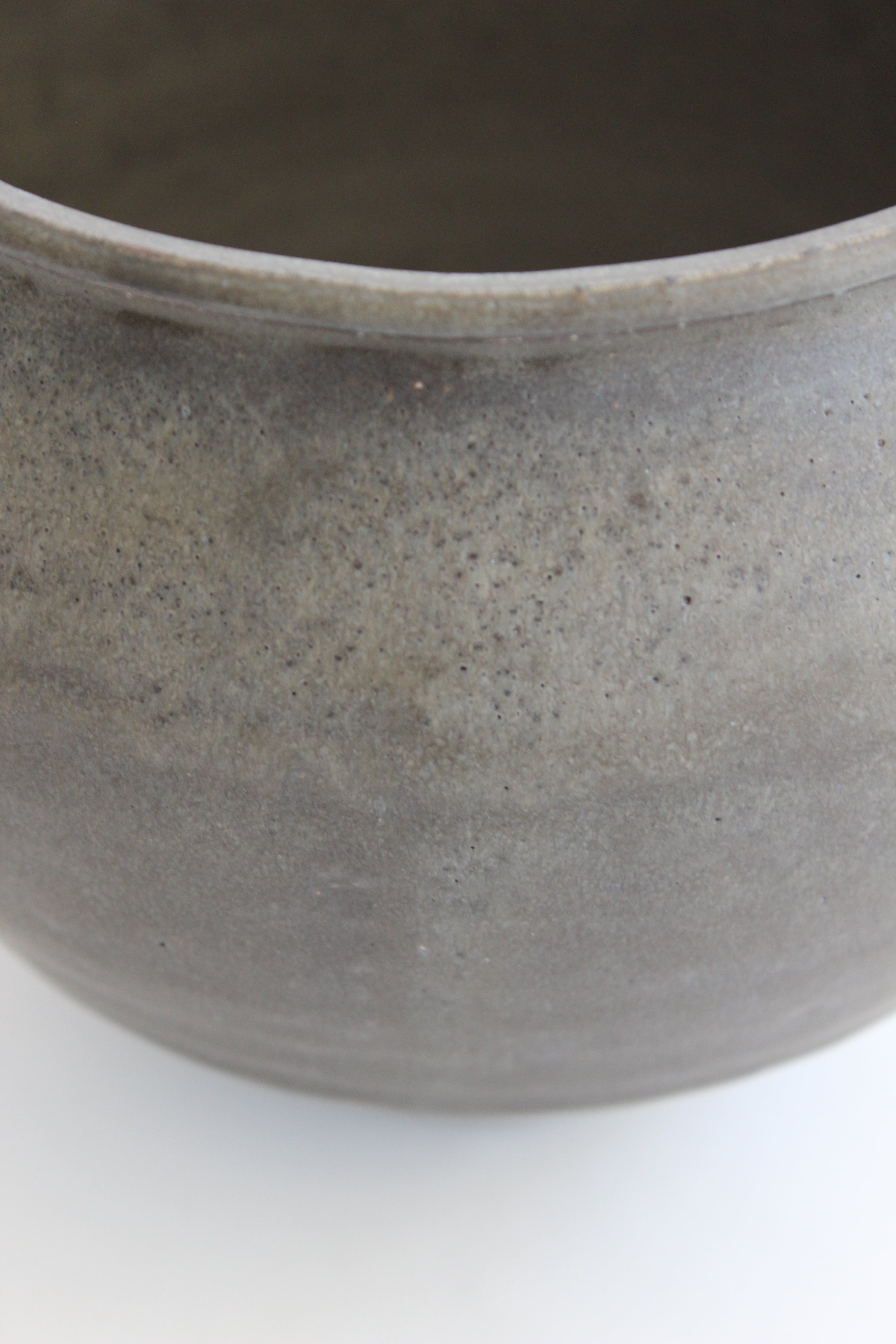 Tai Ono Chikei Series Kurotsuchi Vase