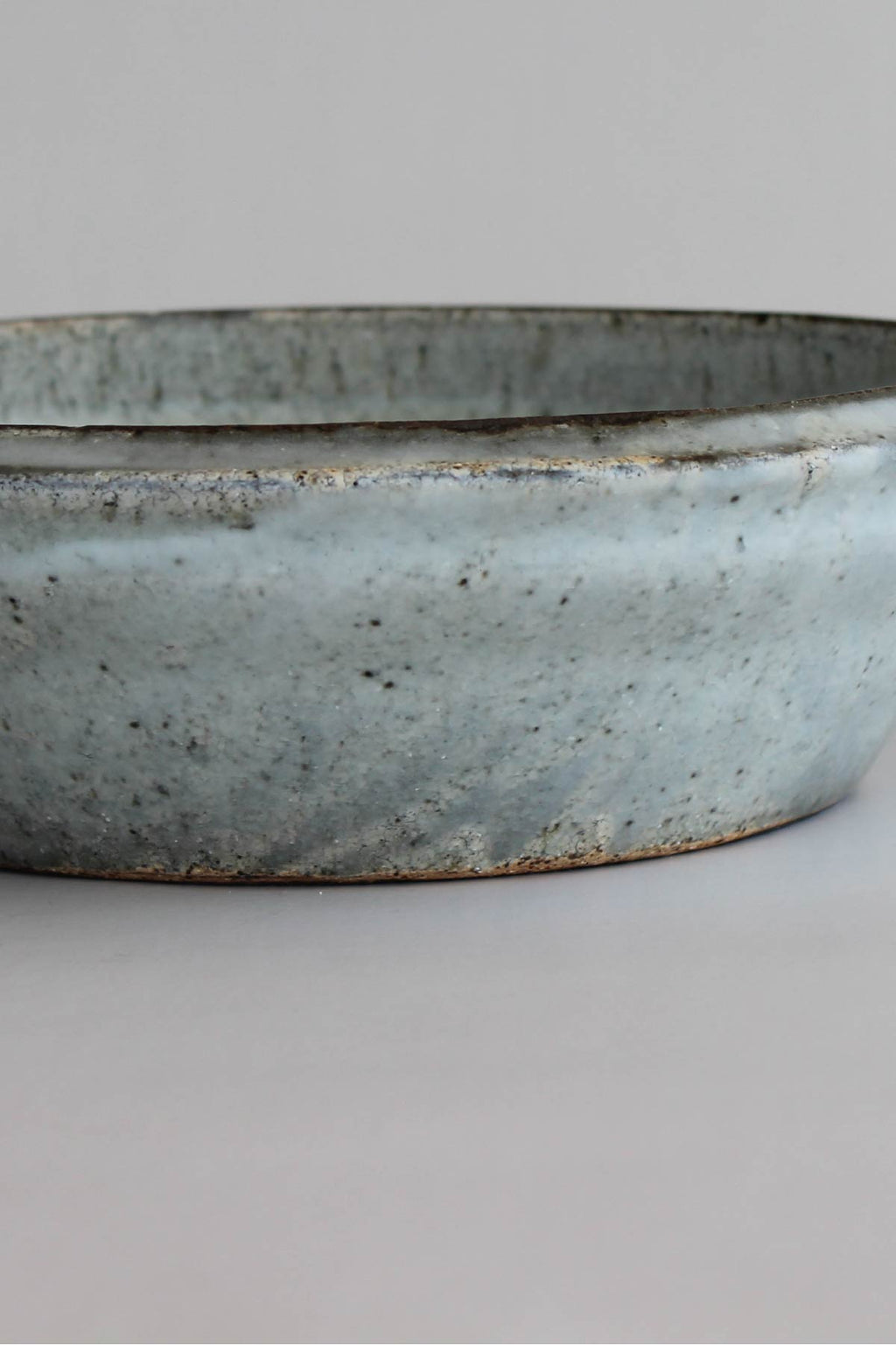 Tai Ono Chikei Series Shiroao Ash-Glazed Serving Bowl